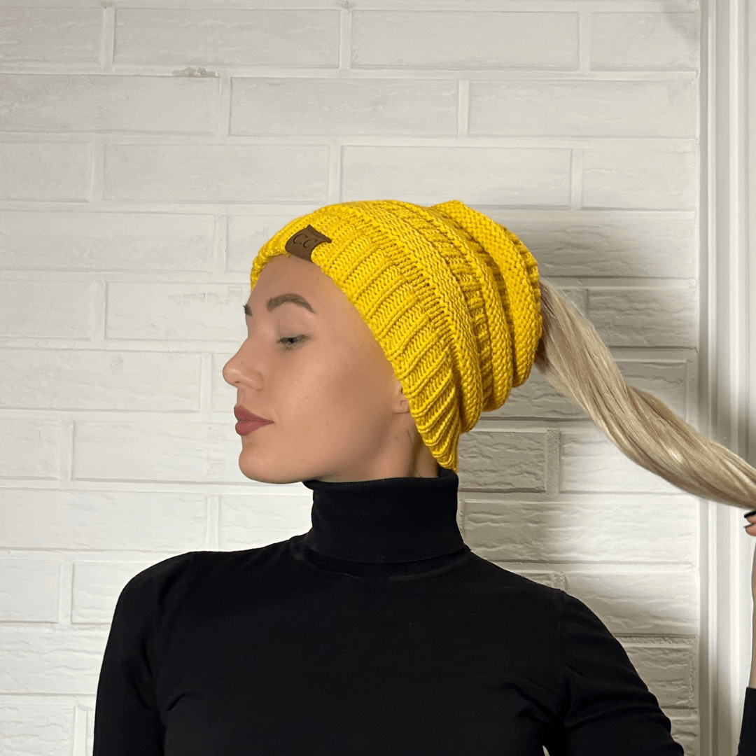 PonyCap® Beanie – Strickmütze für minimalistische Pferdeschwänze