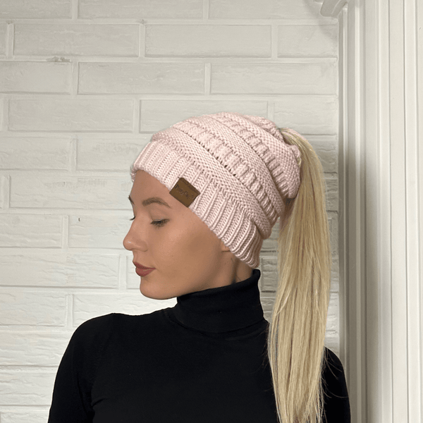 PonyCap® Beanie – Strickmütze für minimalistische Pferdeschwänze